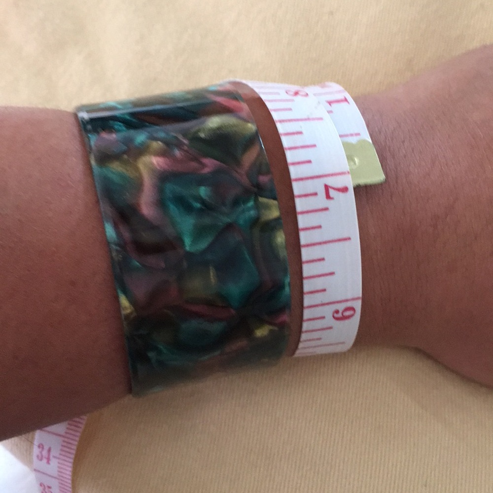 NWOT multi color bracelet